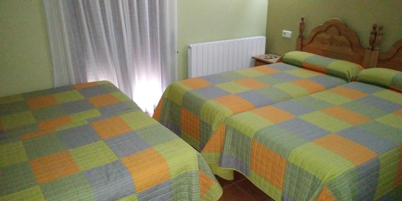 Hostal La Vega Peralejos Ngoại thất bức ảnh