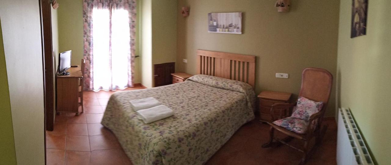 Hostal La Vega Peralejos Ngoại thất bức ảnh